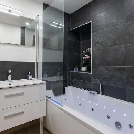 & Le Saint - Centre-ville Apartment Villefranche-sur-Saone