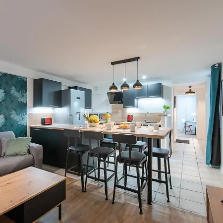 & Le Saint - Centre-ville Apartment *